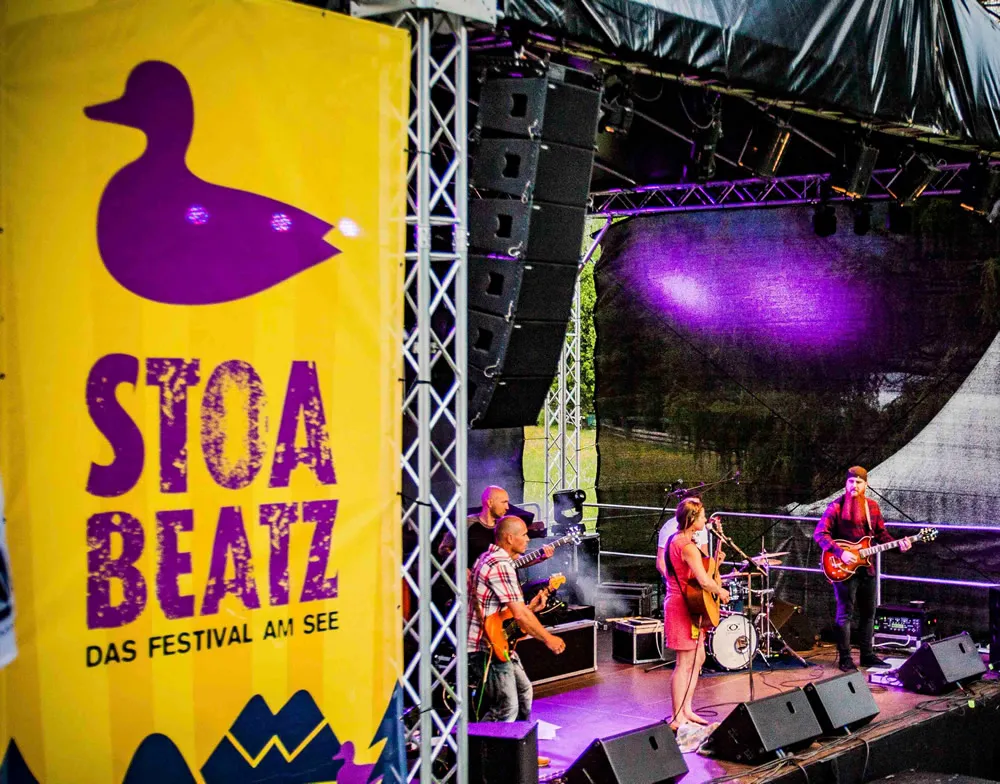 BU: STOABEATZ, das Musikfestival am Walchsee, feiert von 31. Mai bis 2. Juni 2018 seinen 5. Geburtstag. Foto: Stoabeatz e.V.