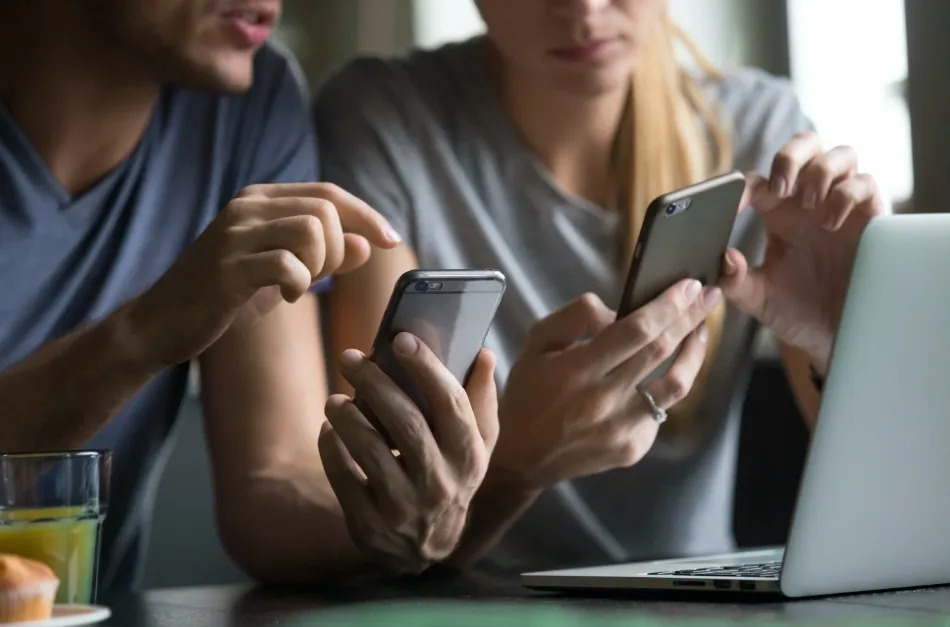 muž se ženou na schůzce