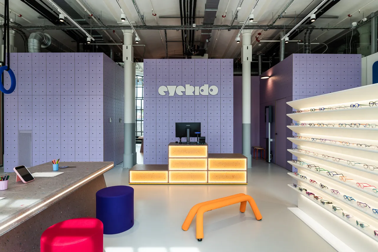 optika Eyekido - interiér