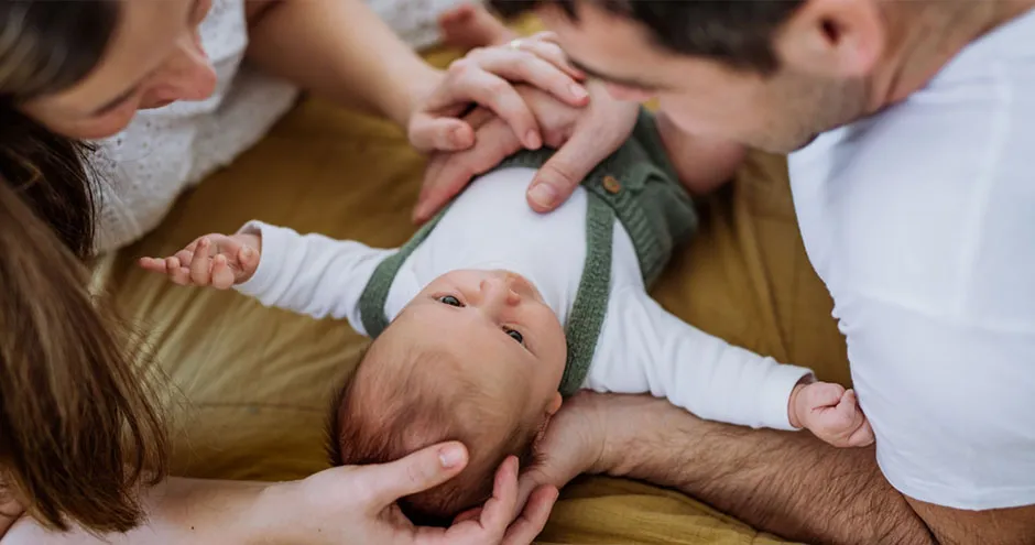 S dítětem máte nárok na nejrůznější příspěvky, mezi které patří například superdávka nebo příspěvky zdravotní pojišťovny.