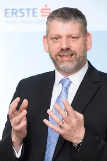 Porträt von Alexander Sikora-Sickl, Head of Desk Global Strategies and Research